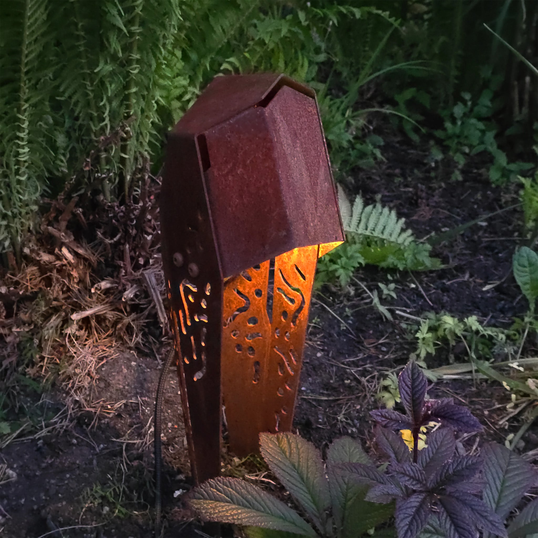 Pollare i corten– utomhusbelysning | Lapid Column Low